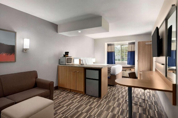 Microtel Inn & Suites By Wyndham Baton Rouge image 7