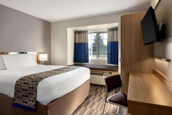 Microtel Inn & Suites By Wyndham Baton Rouge image 8